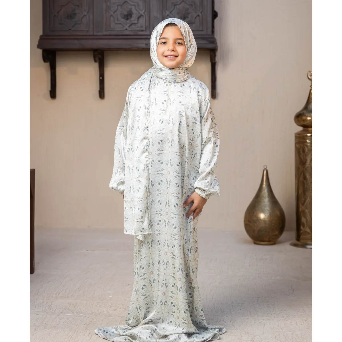 إسدال أطفال ساتان Fancy من لو فوال