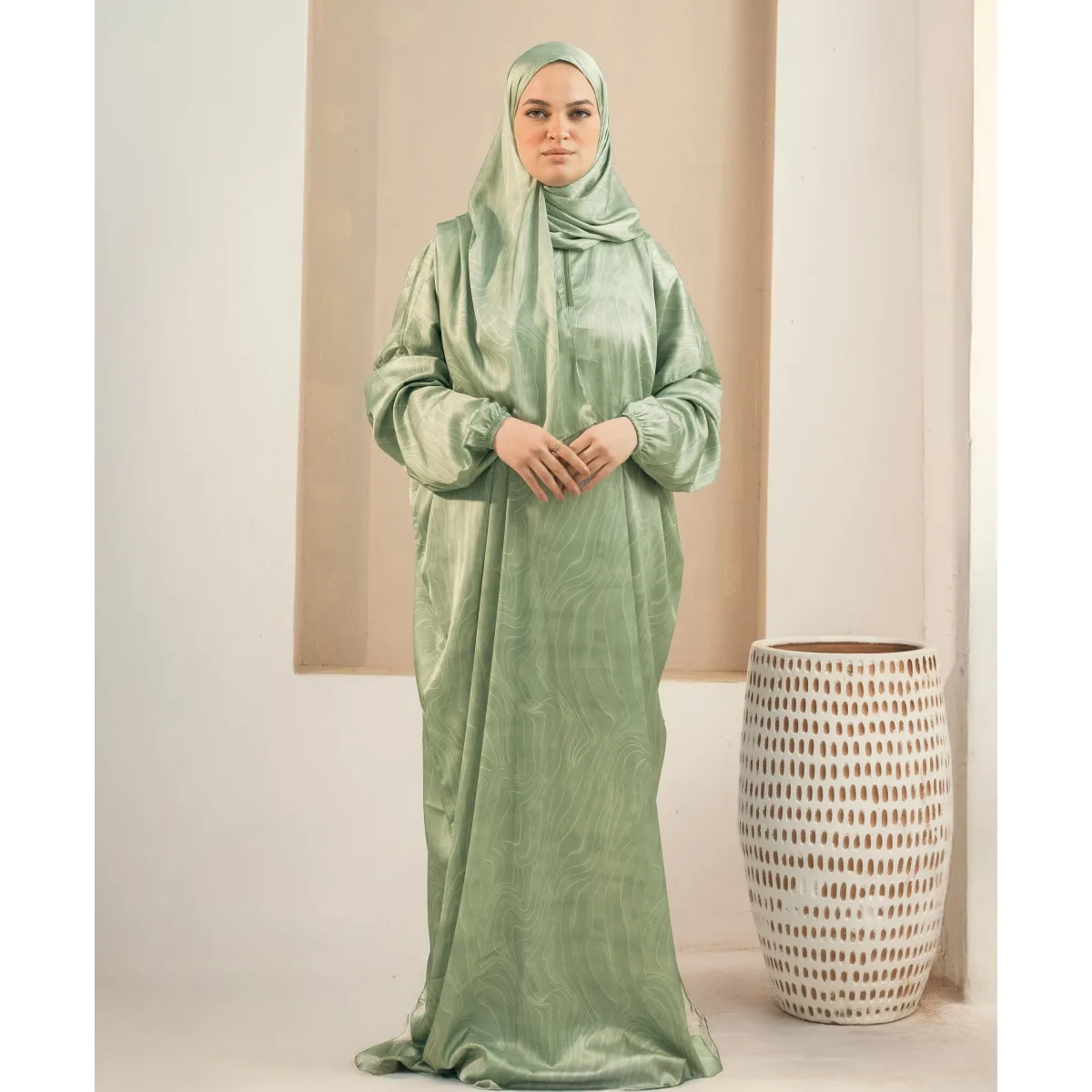 Le Voile Sage Flow Satin Isdal
