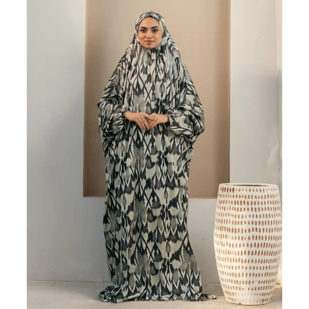 إسدال بخمار ساتان Weave من لو فوال