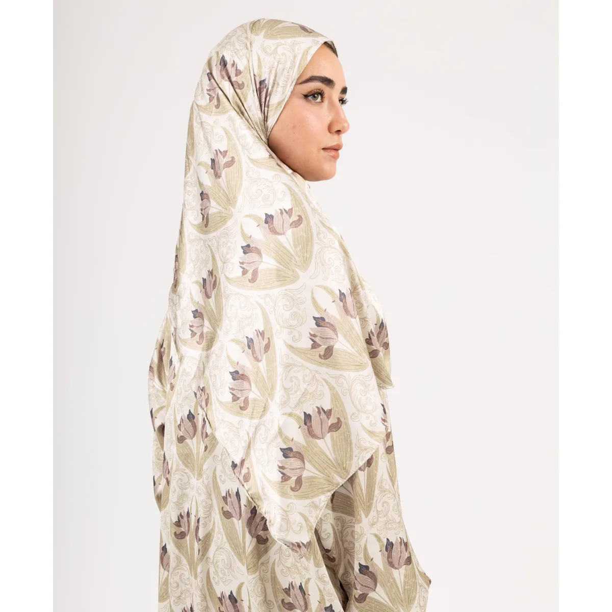 إسدال ساتان Autumn Tulips من لو فوال