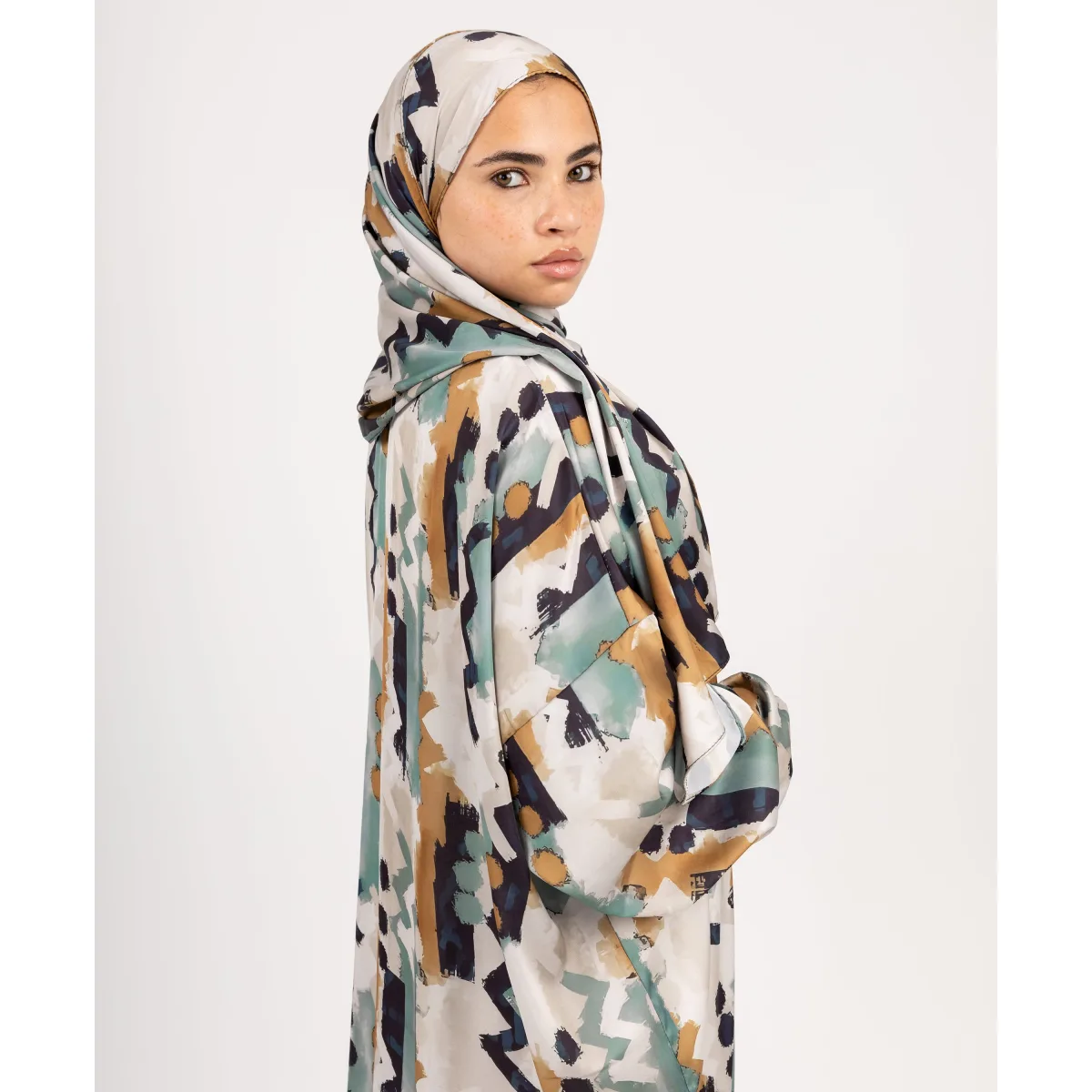 إسدال ساتان Brushstrokes من لو فوال