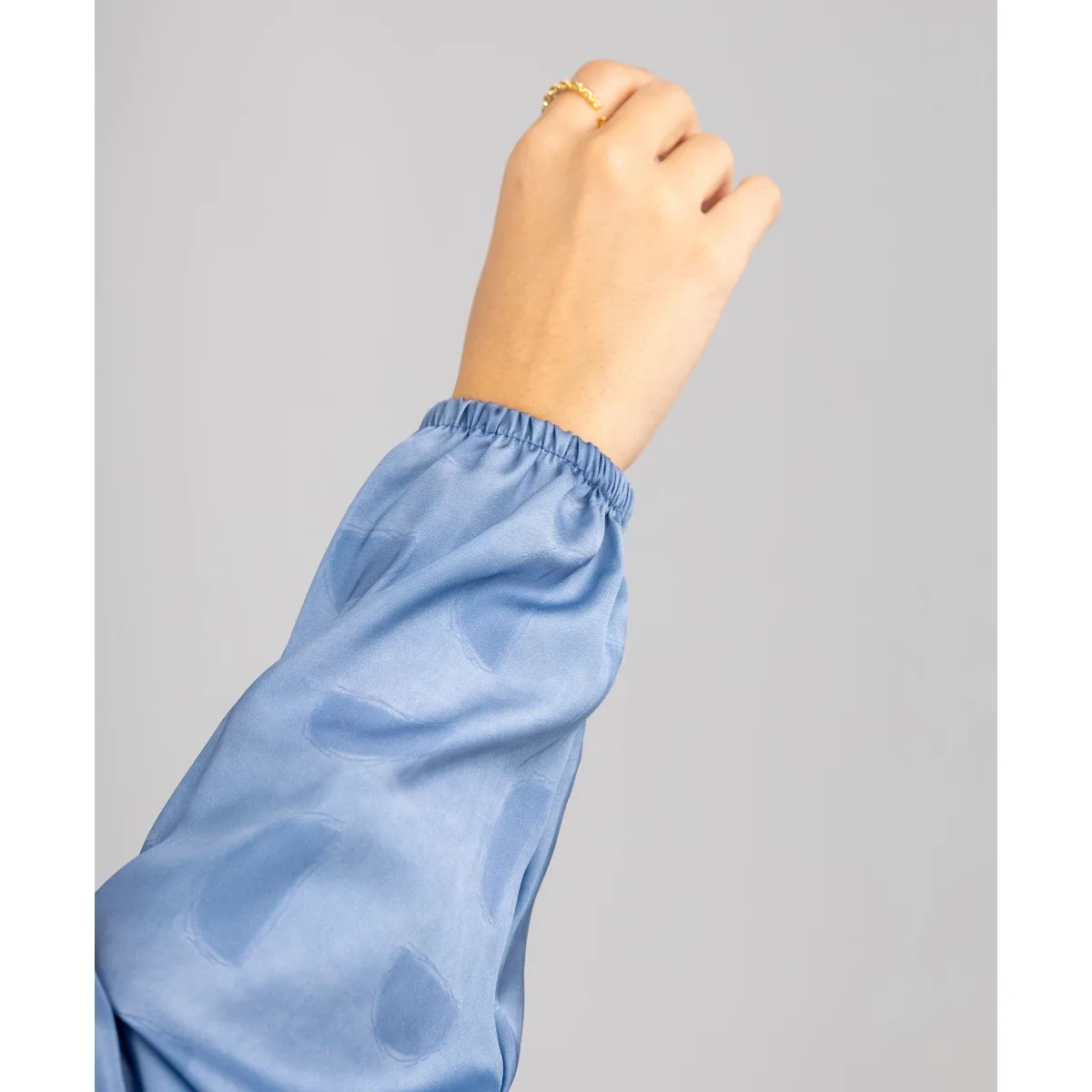 Le Voile Flow Satin Isdal