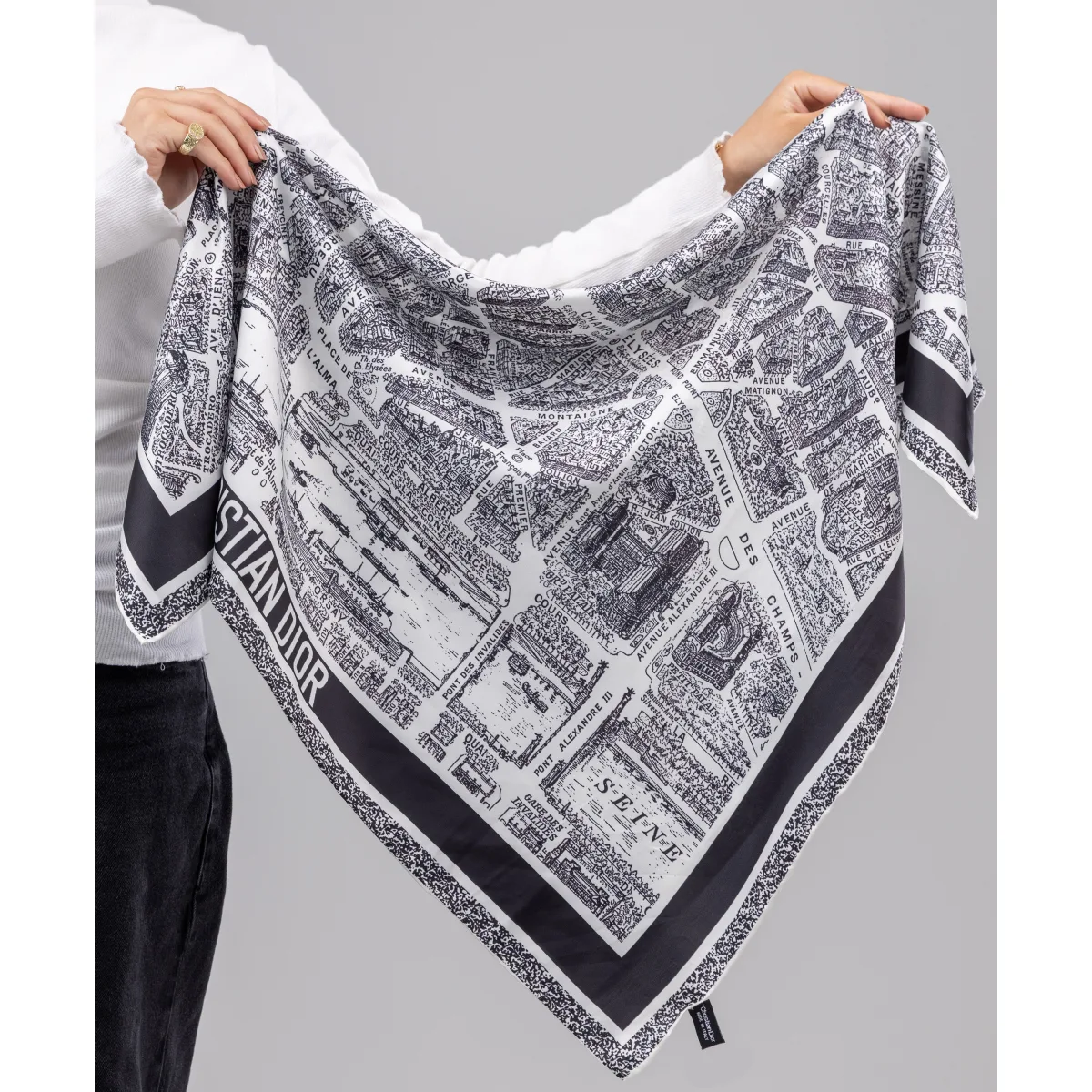 Le Voile Riva Silk Square Scarf