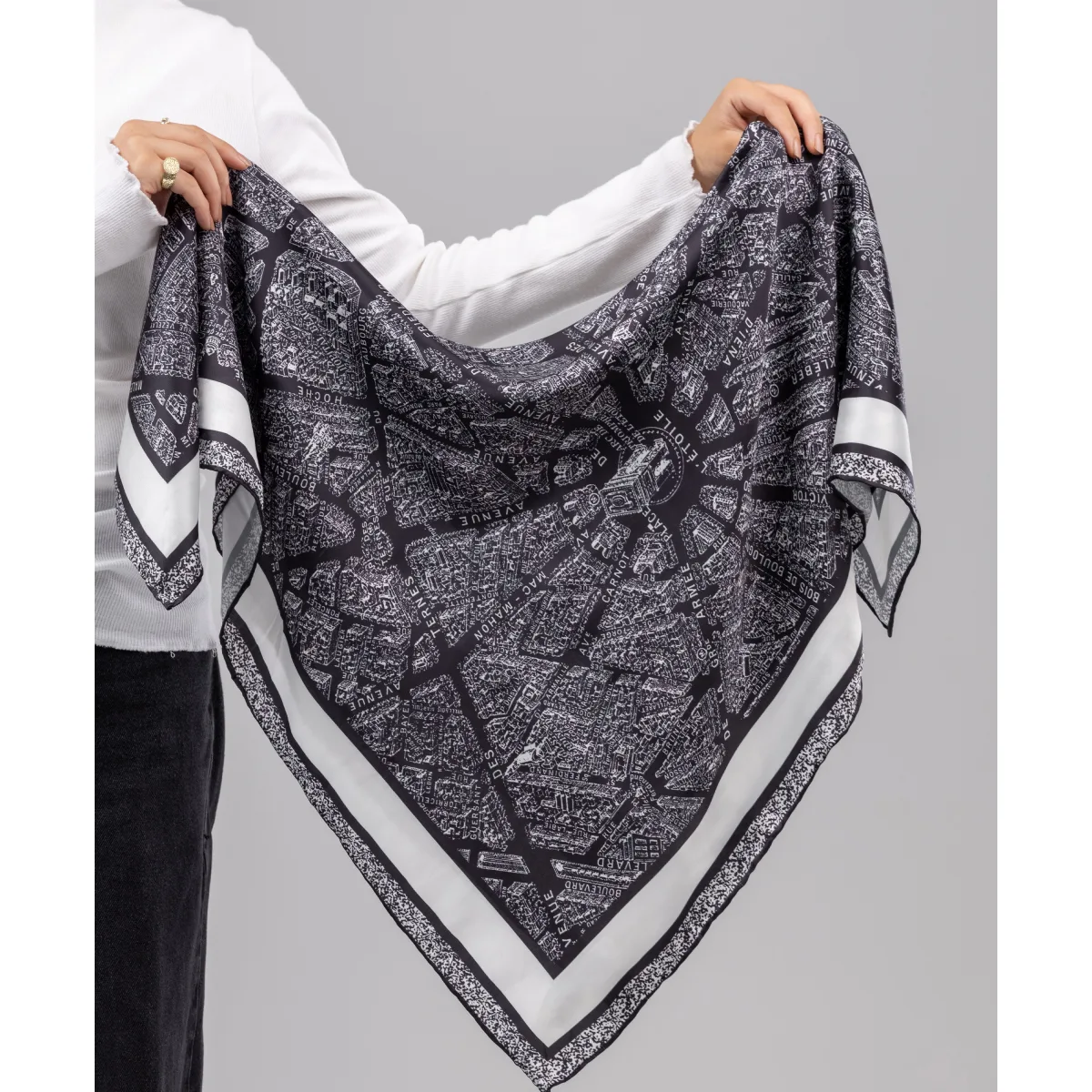 Le Voile Riva Silk Square Scarf