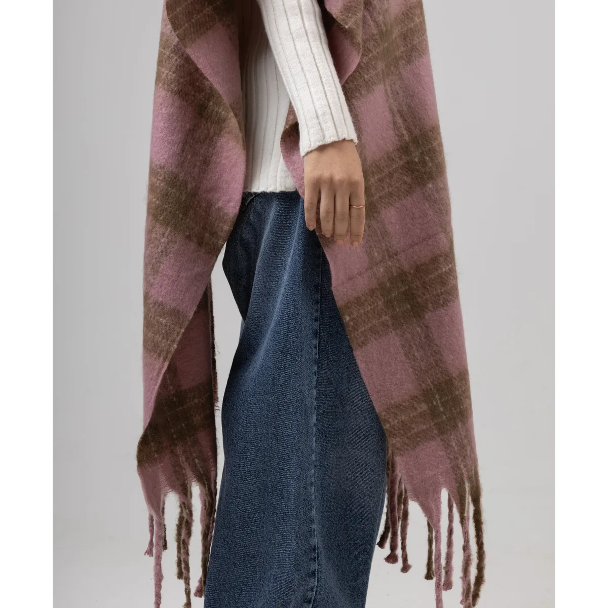 شال شتوي كاروهات Cozy من لو فوال