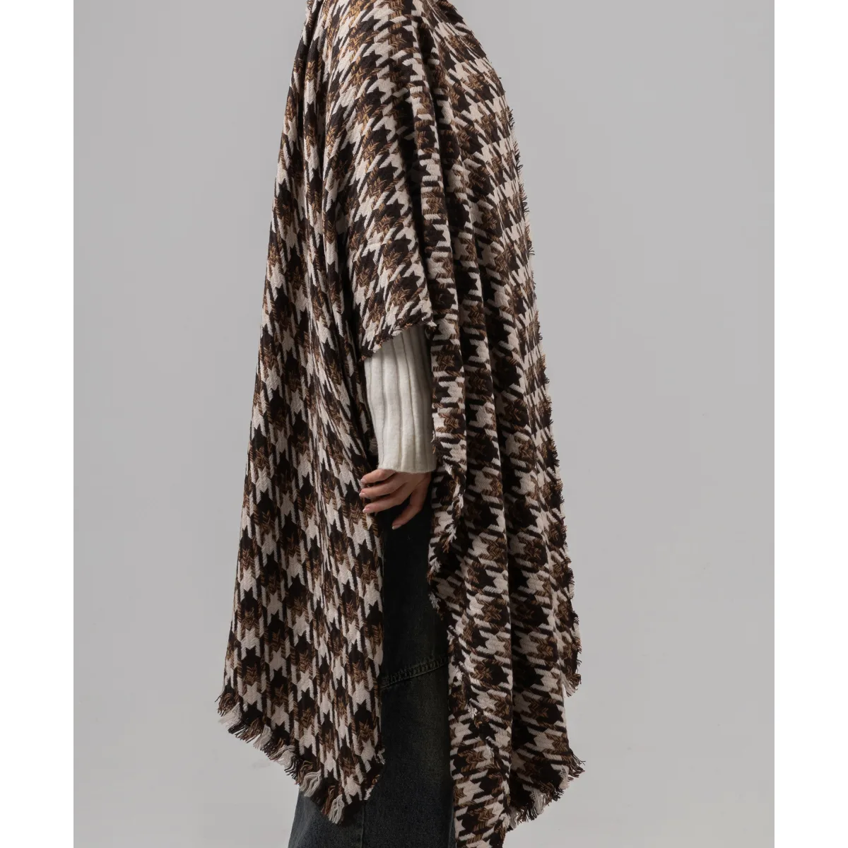 Le Voile Classic Houndstooth Shawl