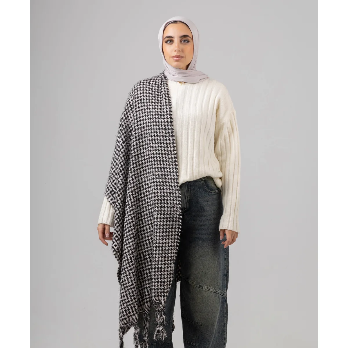 Le Voile Mini Houndstooth Winter Shawl