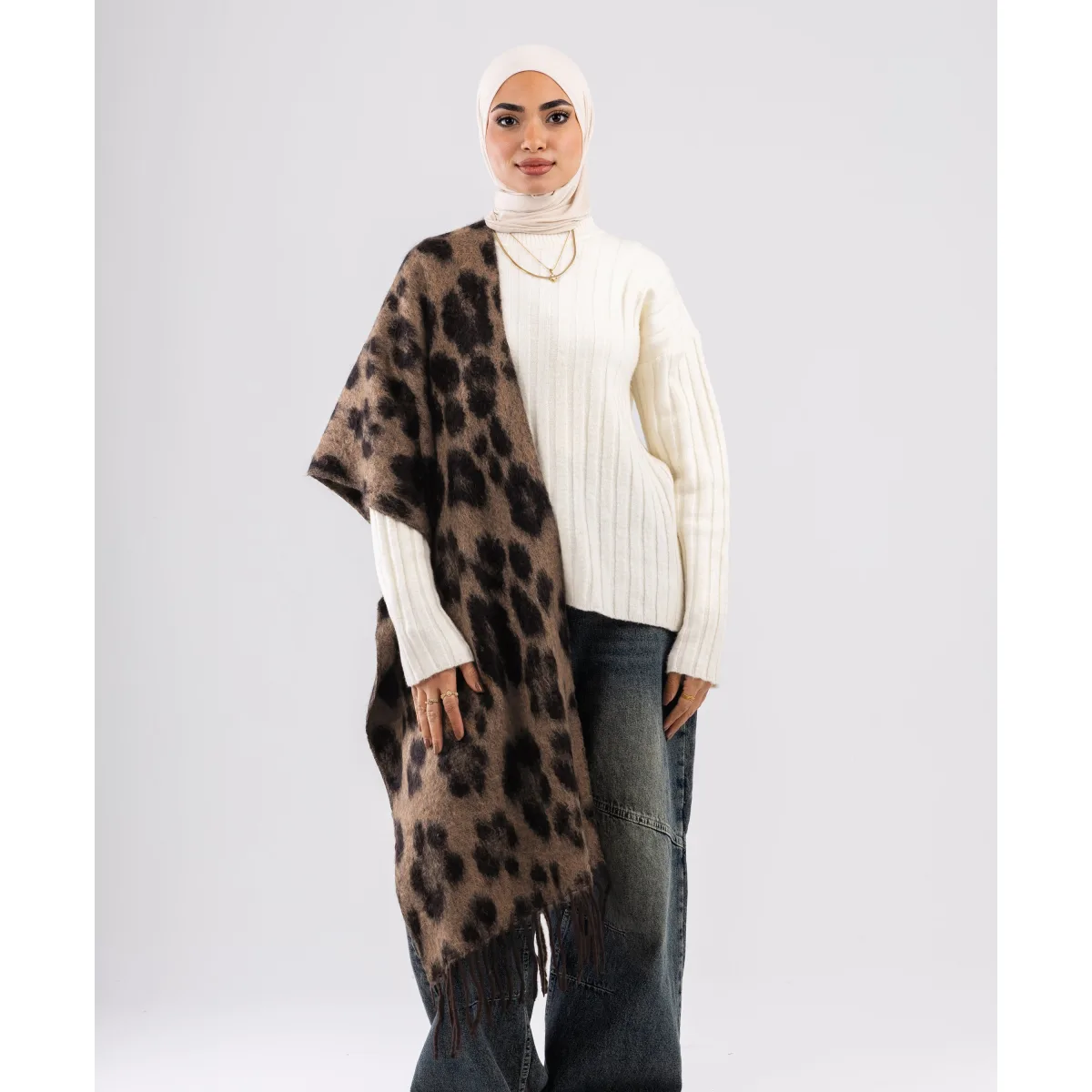 Le Voile Fuzzy Leopard Winter Shawl