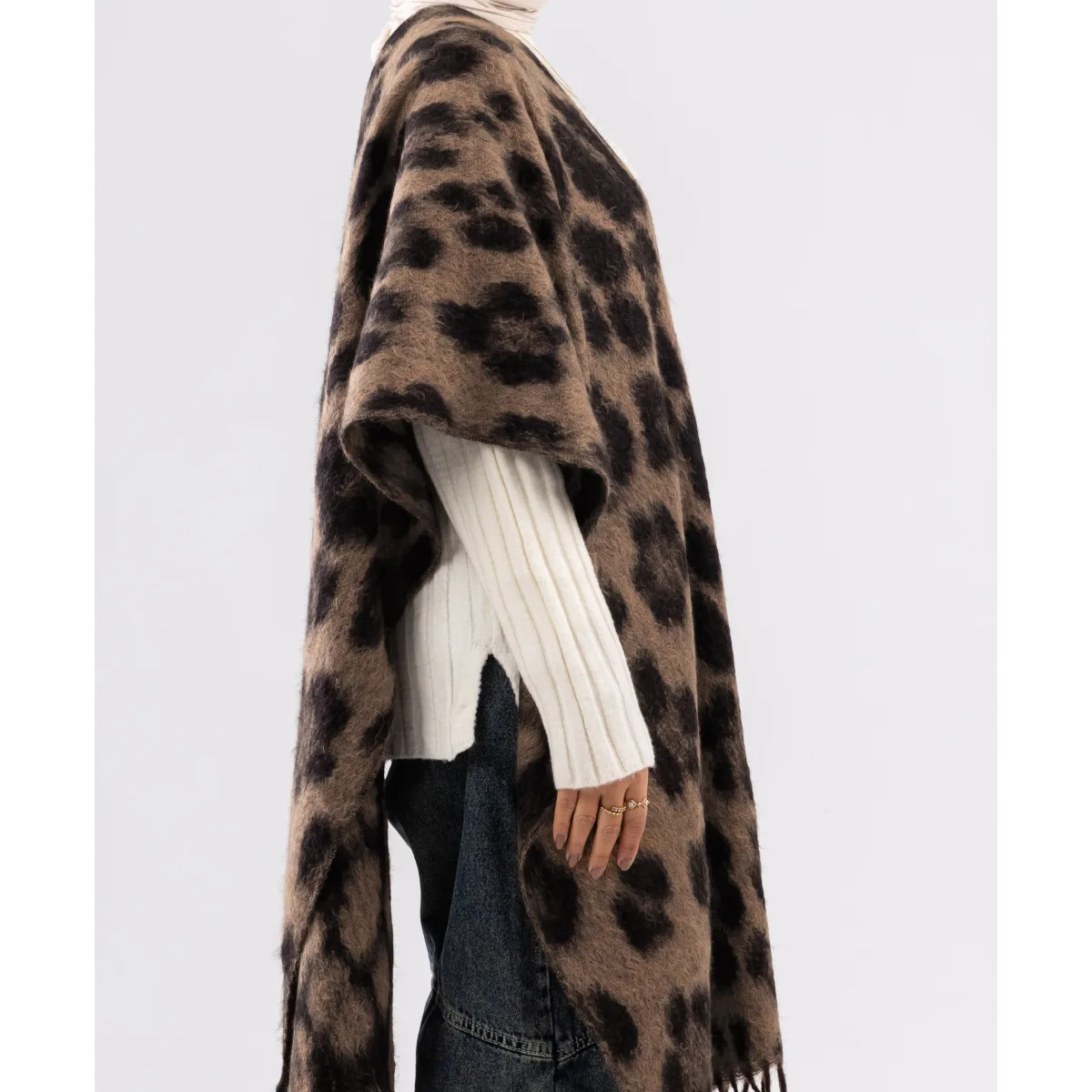 Le Voile Fuzzy Leopard Winter Shawl