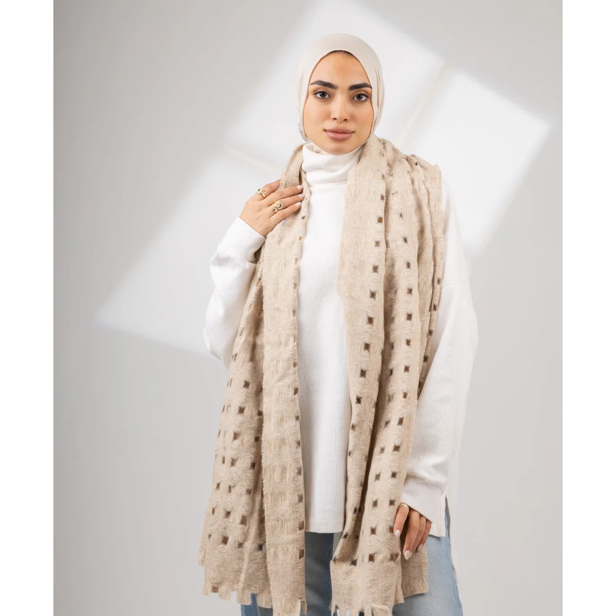 Le Voile Holes Winter Shawl
