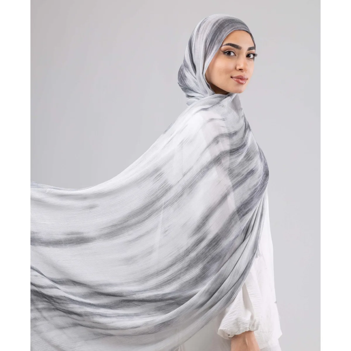Le Voile Rockstone Ruffled Scarf