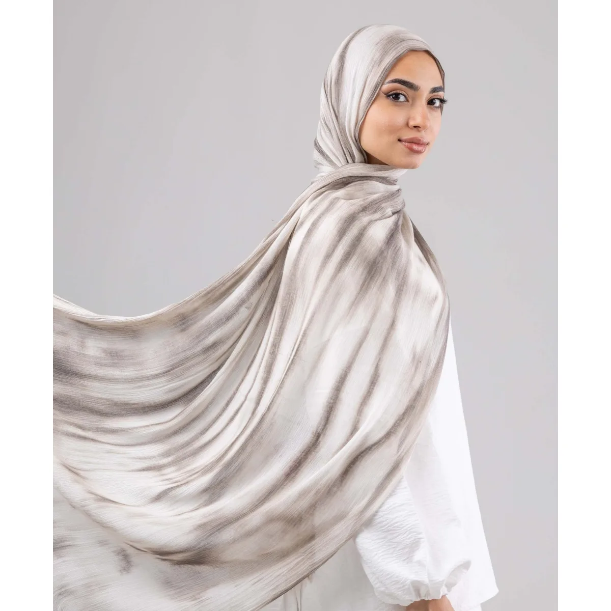 Le Voile Rockstone Ruffled Scarf