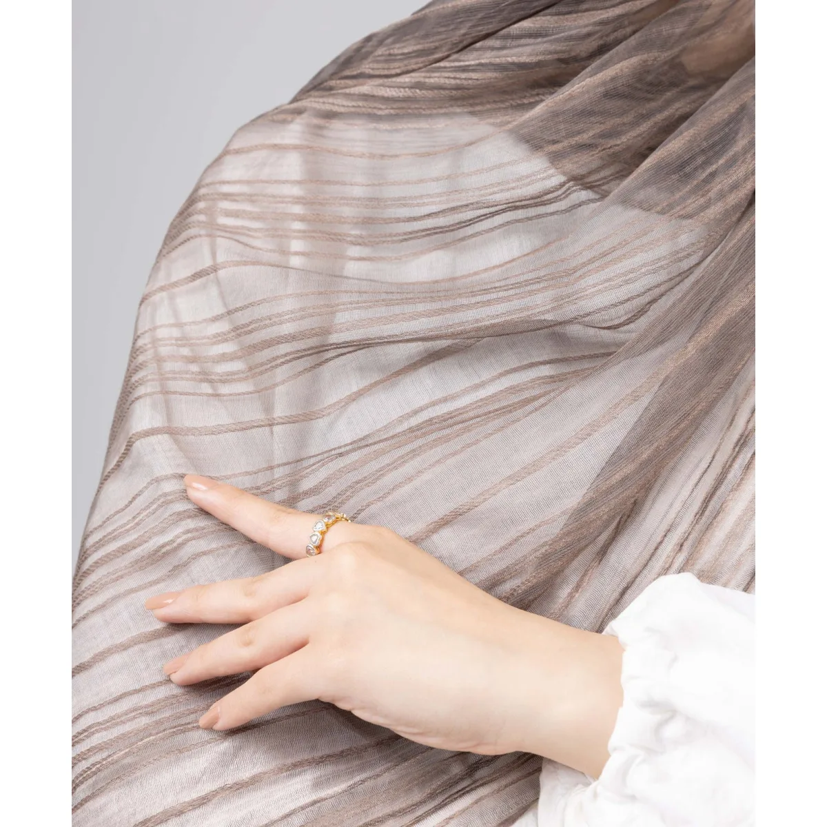 Le Voile Gloss Silk Stripes Scarf