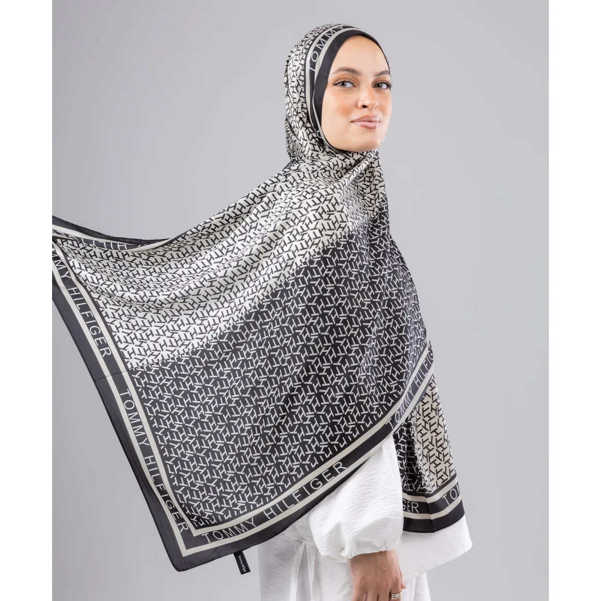طرحة سيلك لاكشري Vibrant من لو فوال
