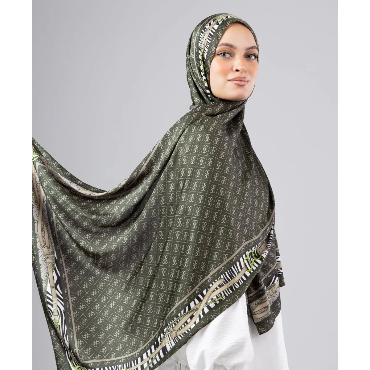 Le Voile Glamour Luxury Silk Scarf