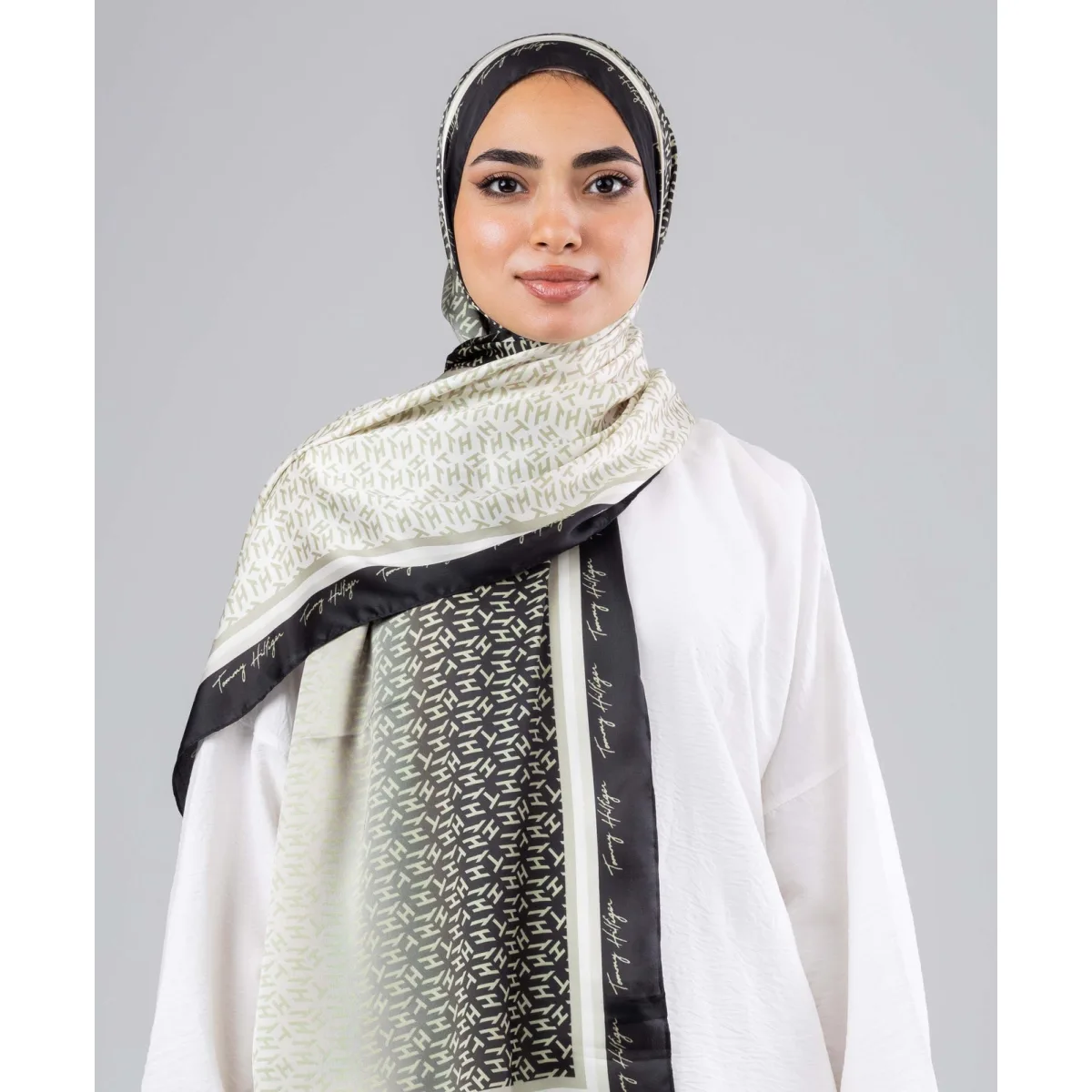 Le Voile Vera Luxury Silk Scarf