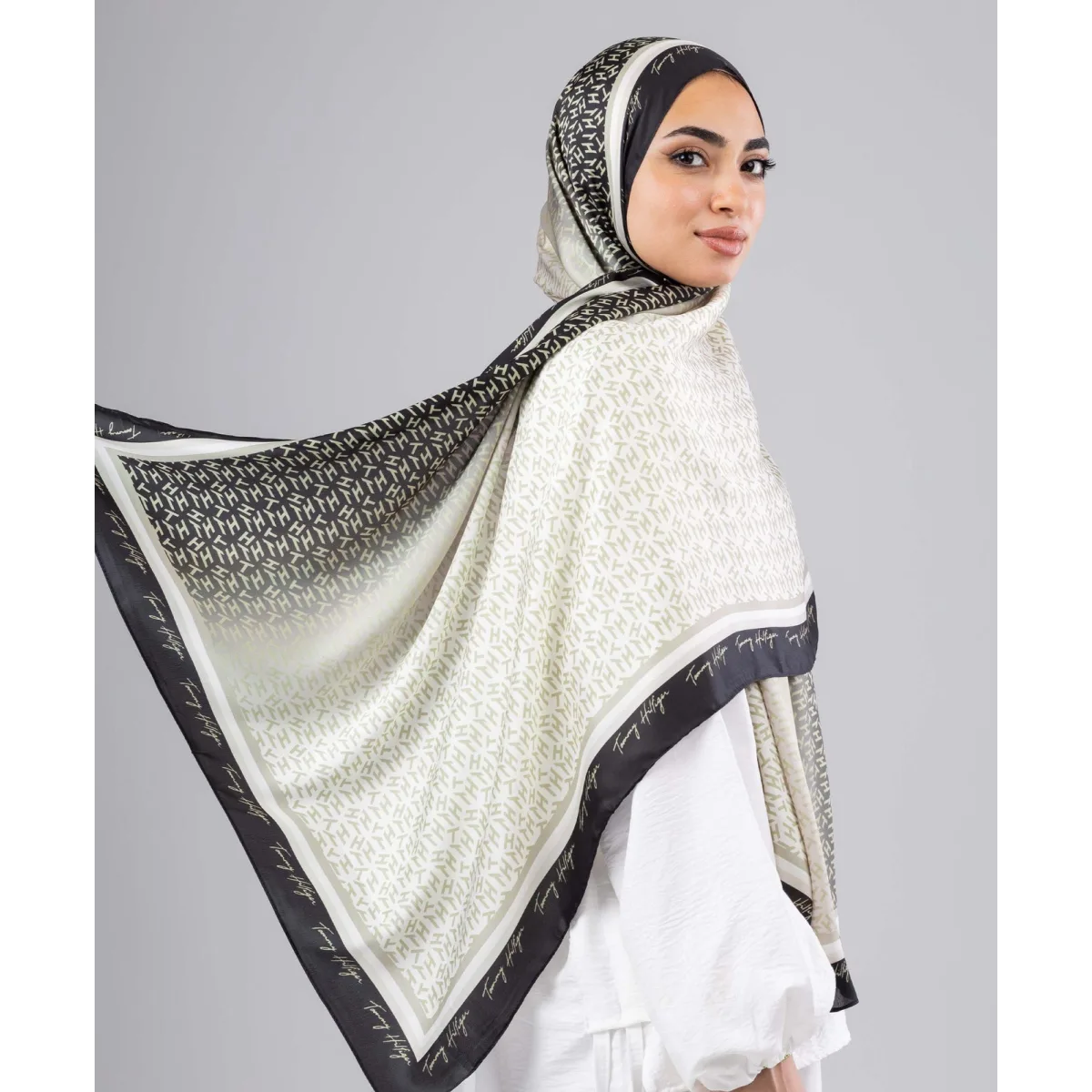 Le Voile Vera Luxury Silk Scarf