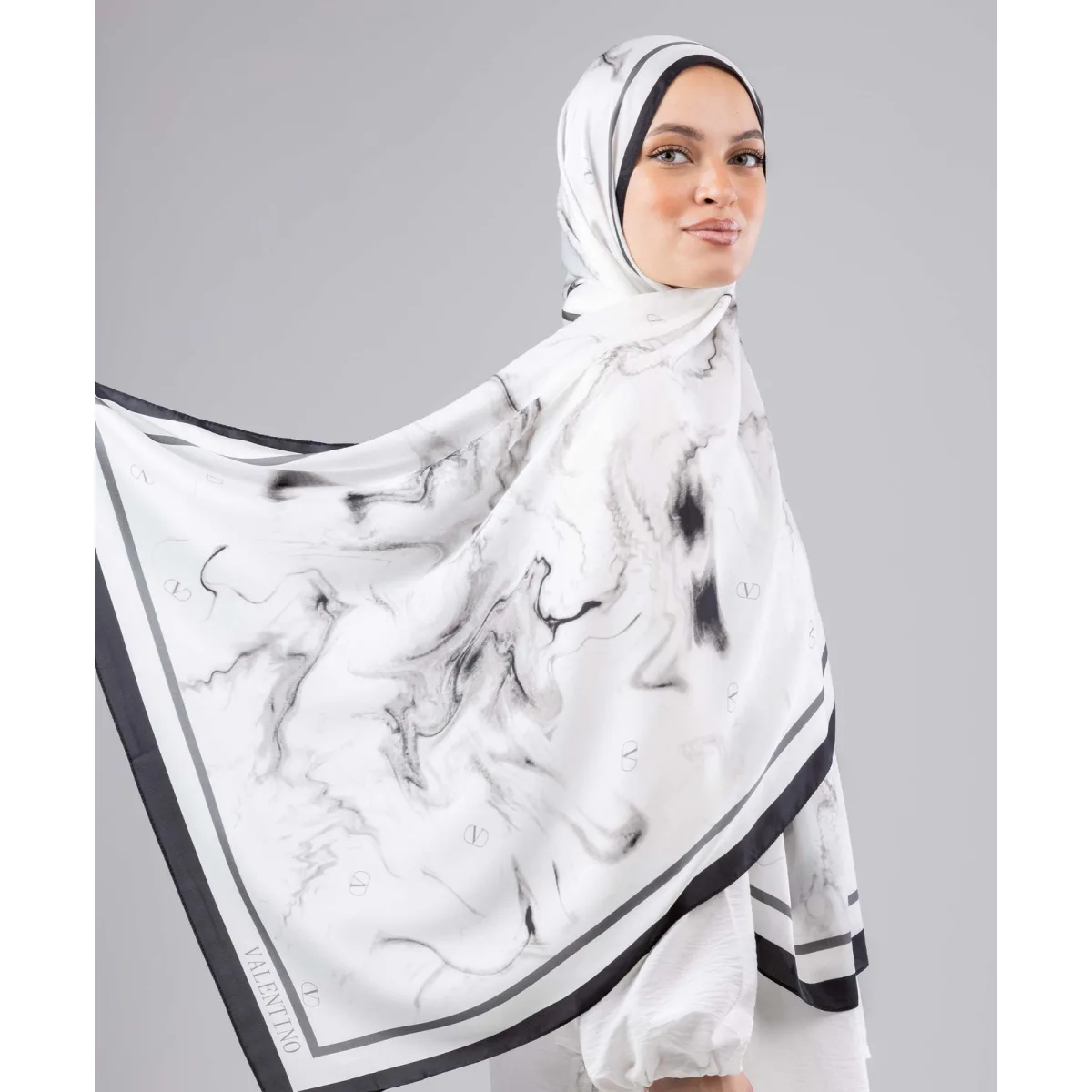طرحة سيلك لاكشري Minimalist من لو فوال