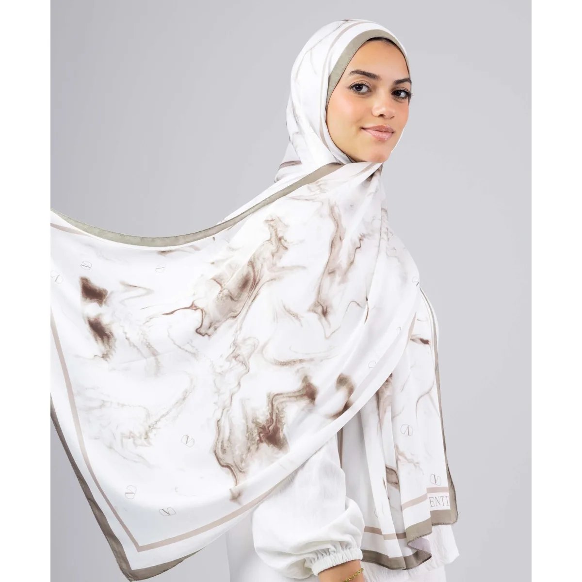 طرحة سيلك لاكشري Minimalist من لو فوال
