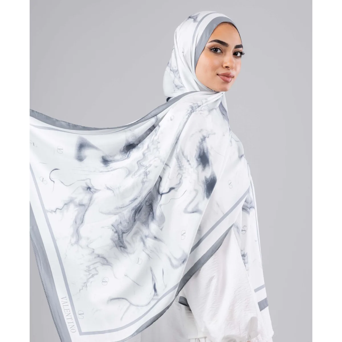 طرحة سيلك لاكشري Minimalist من لو فوال