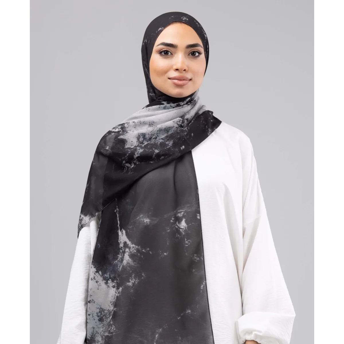 طرحة شيفون ماربل Midnight من لو فوال