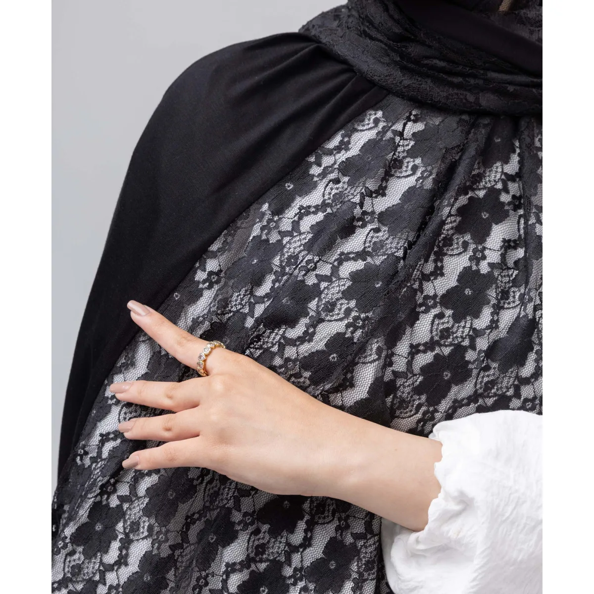 Le Voile Lace Lycra Scarf