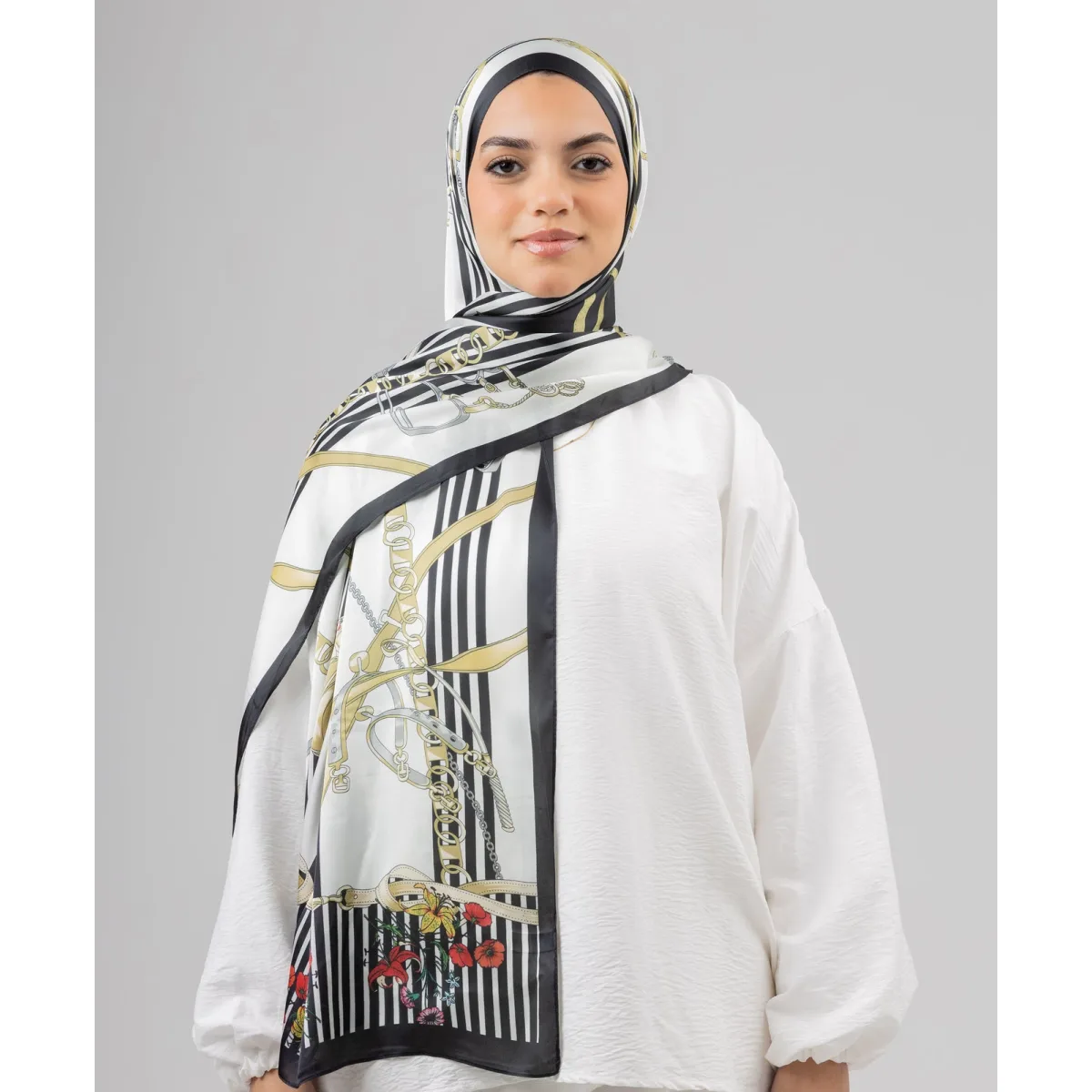 طرحة سيلك مقلم Golden من لو فوال