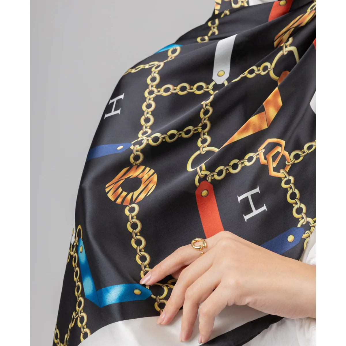 Le Voile Chain Silk Scarf