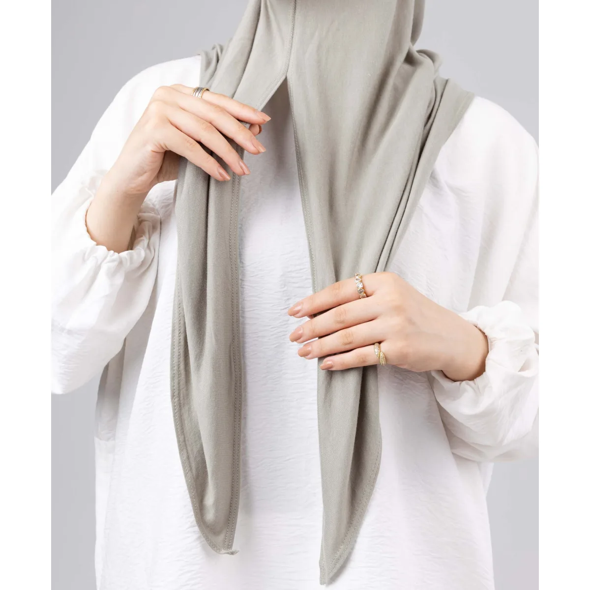 Le Voile Quick Wrap Scarf