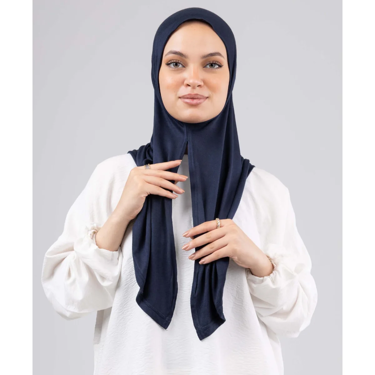 Le Voile Quick Wrap Scarf