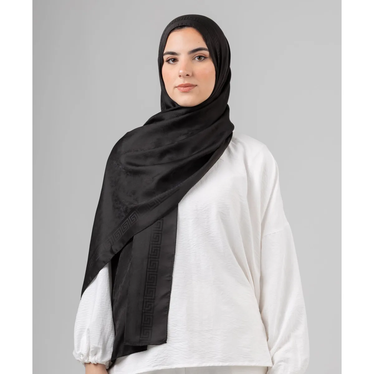 Le Voile Majesty Jacquard Scarf