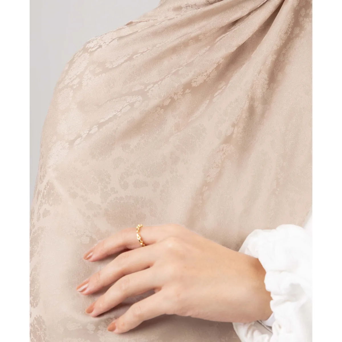 طرحة ساتان جاكار من لو فوال