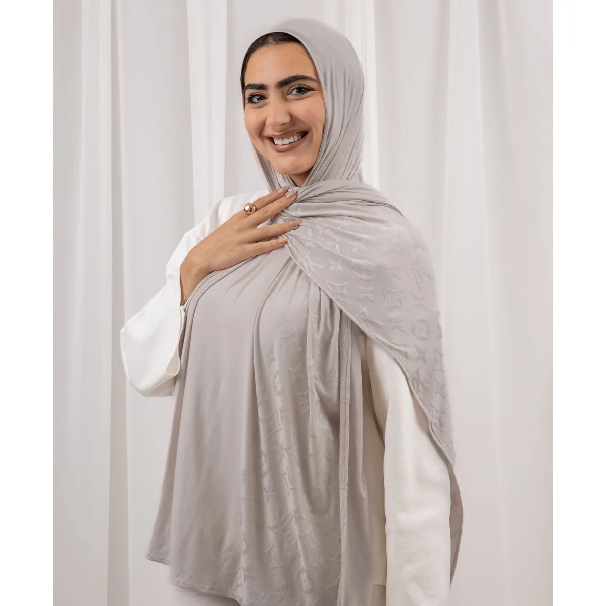 طرحة قطن ليكرا Neat من لو فوال