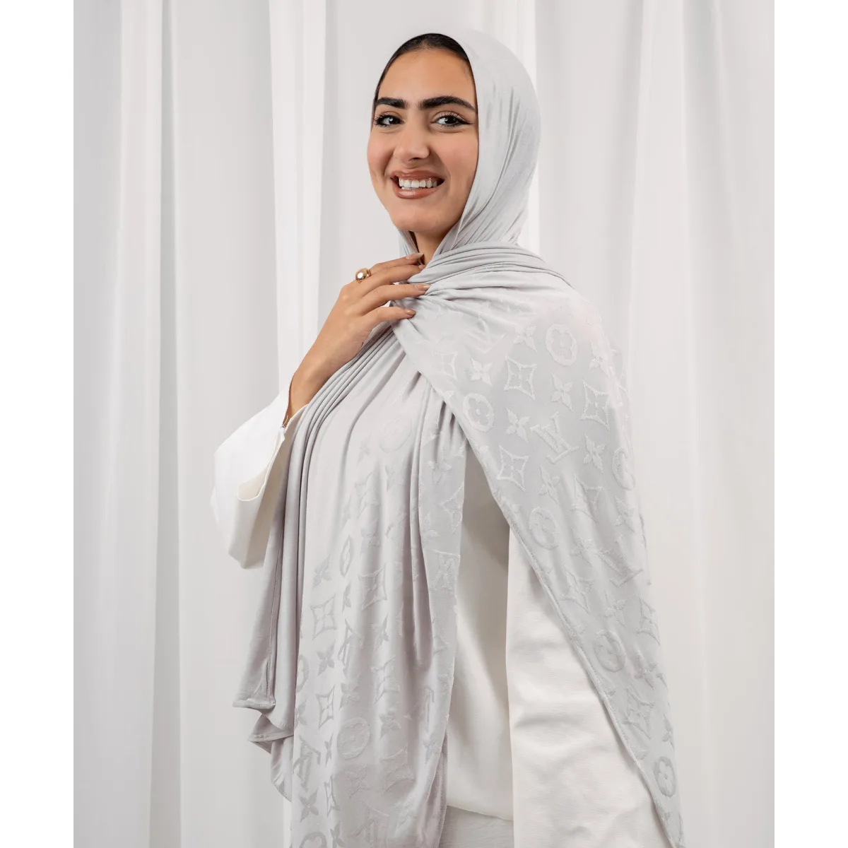 طرحة قطن ليكرا Neat من لو فوال
