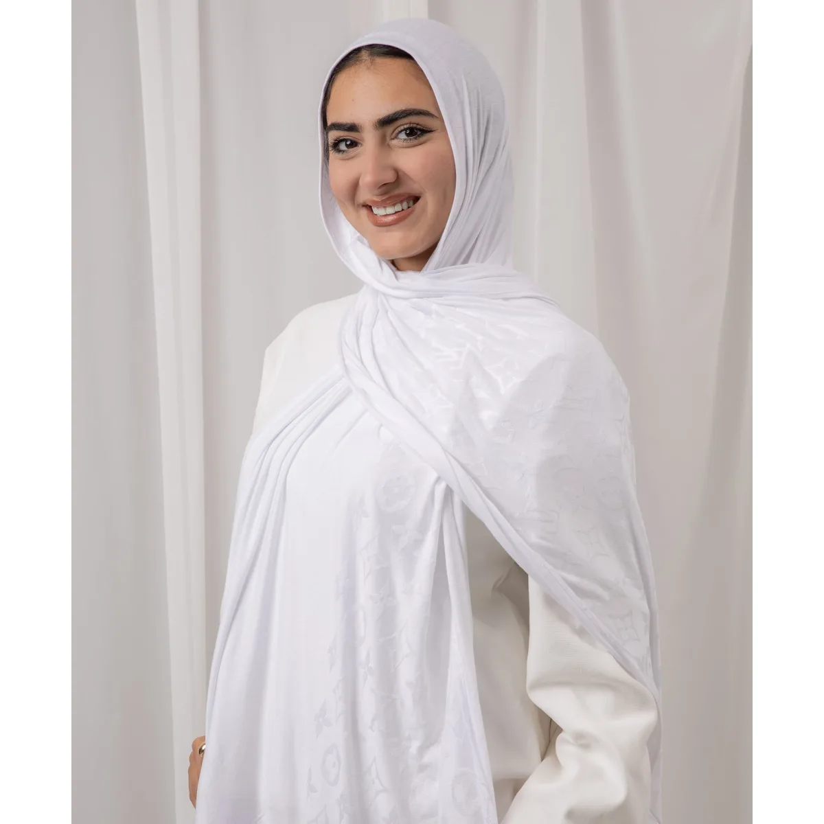 طرحة قطن ليكرا Neat من لو فوال