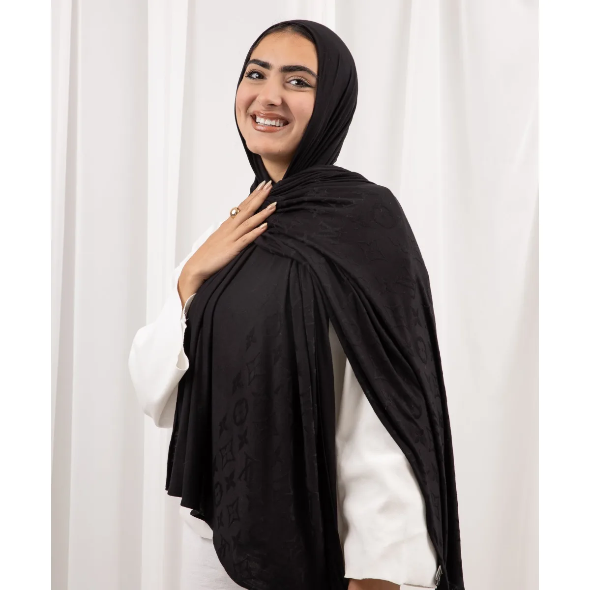 طرحة قطن ليكرا Neat من لو فوال