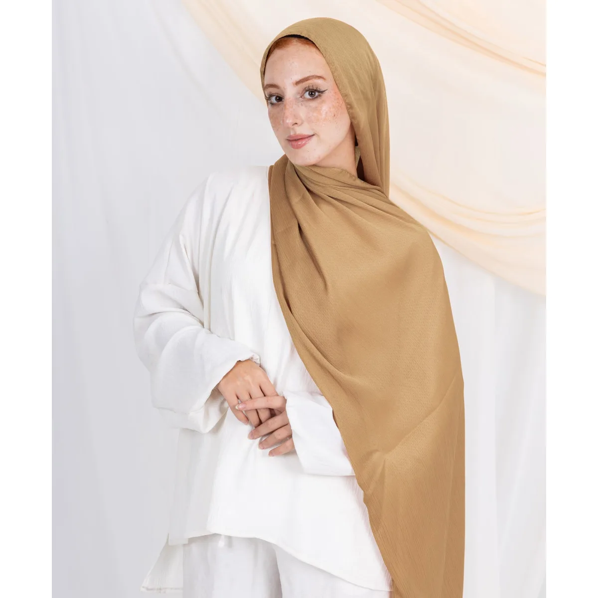 طرحة سيلك منقط من لو فوال