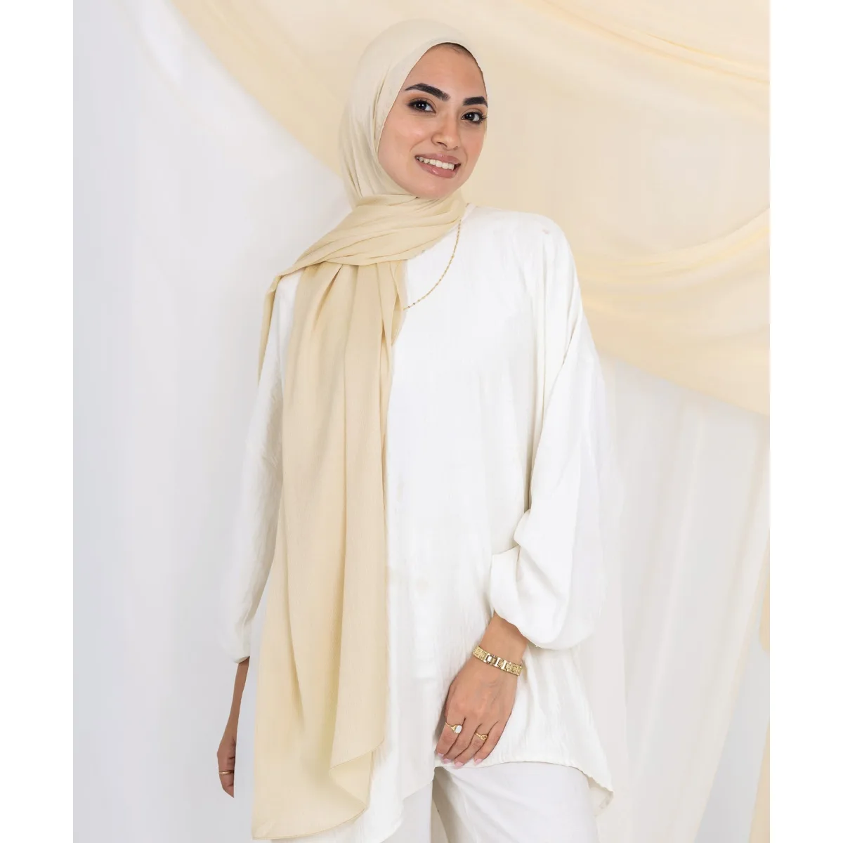 طرحة سيلك منقط من لو فوال