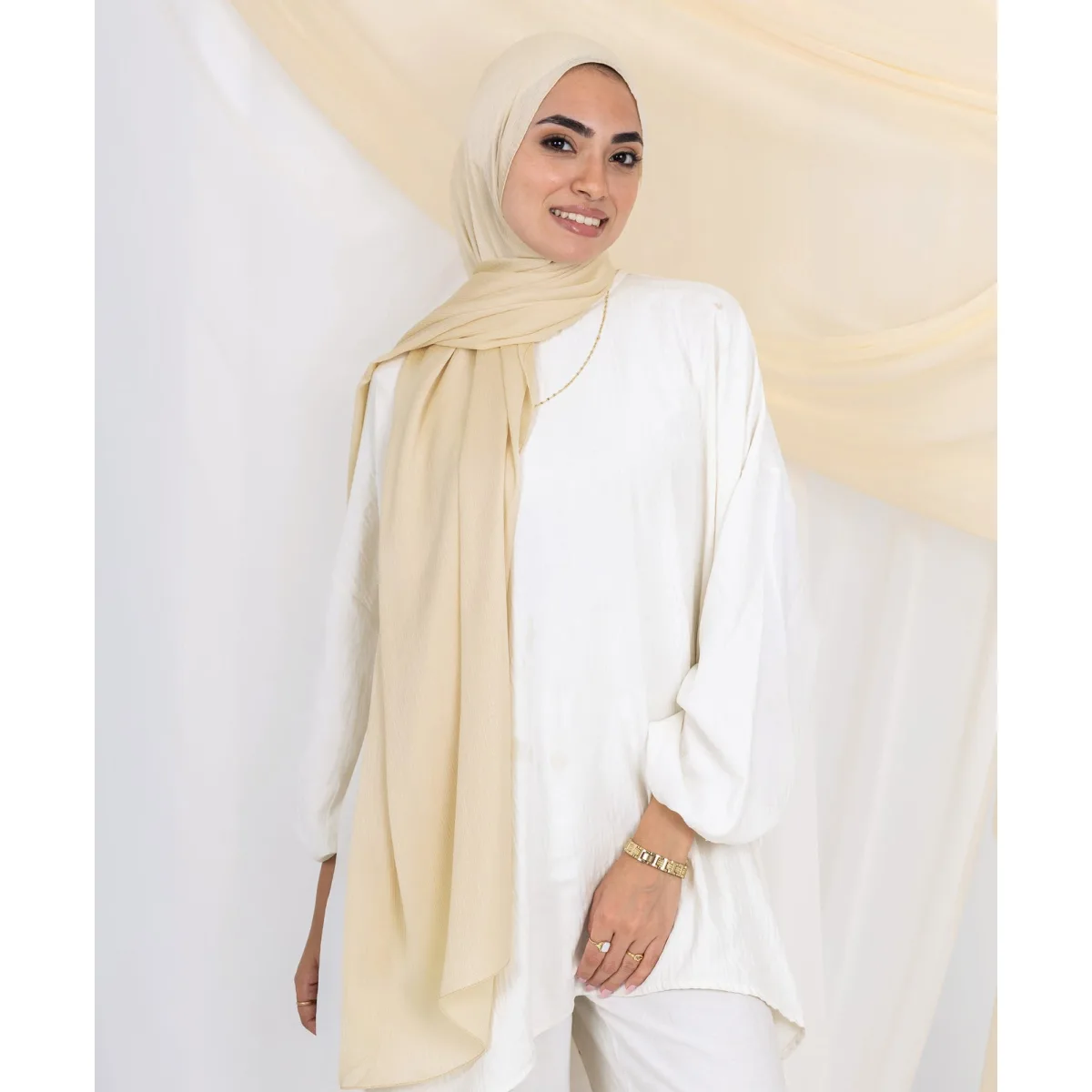 طرحة سيلك منقط من لو فوال