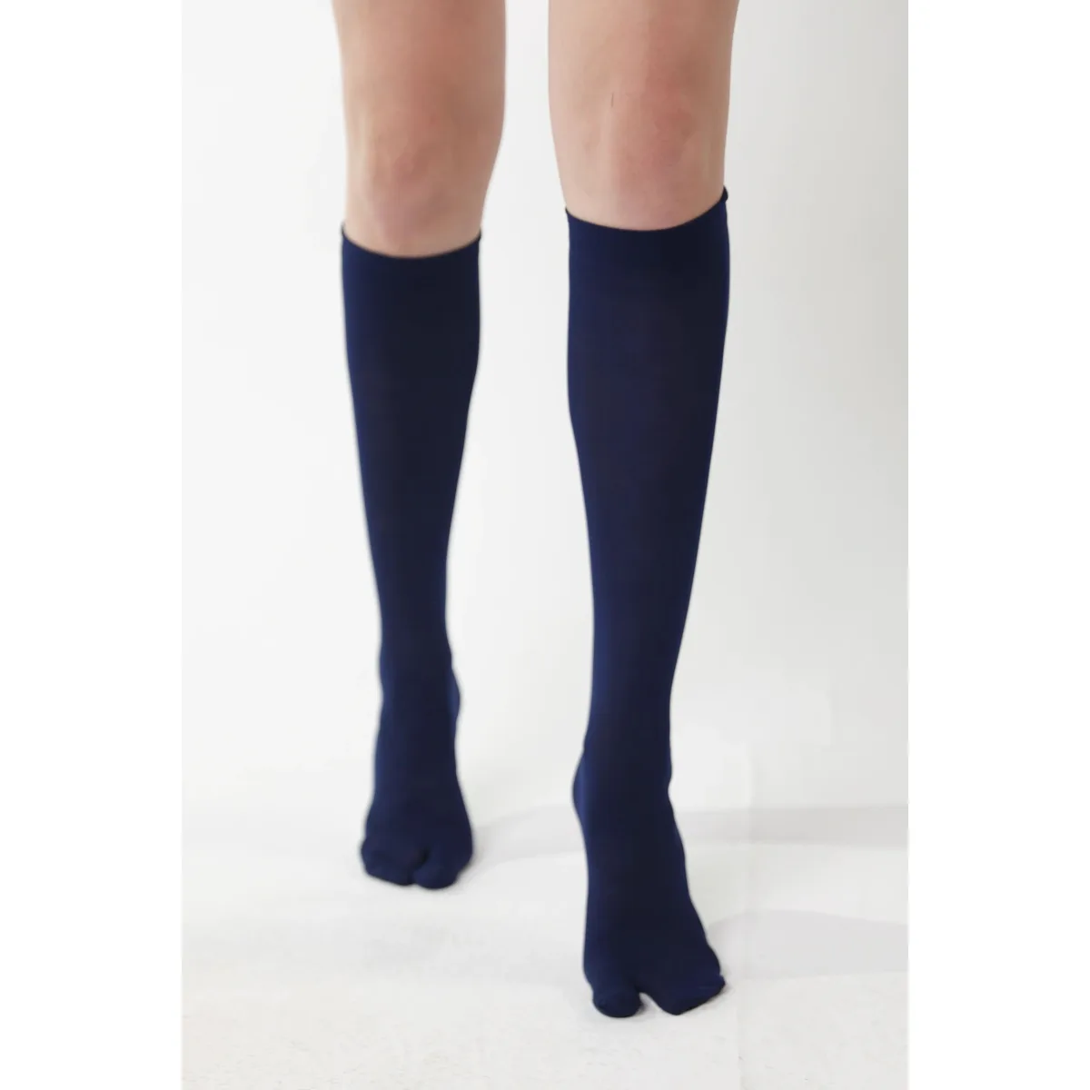 Silvy Sandy Split-Toe Knee-High Socks